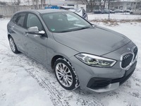 Pogled desno spredaj