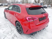 Vaade tagant vasakult