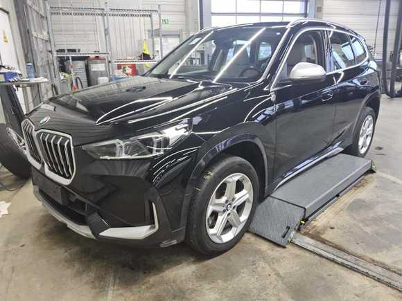 Вид спереди слева