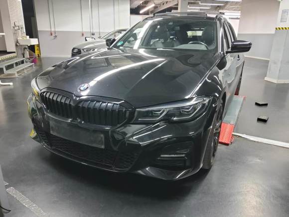 Náhled zpředu zleva