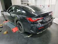 Vaade tagant vasakult