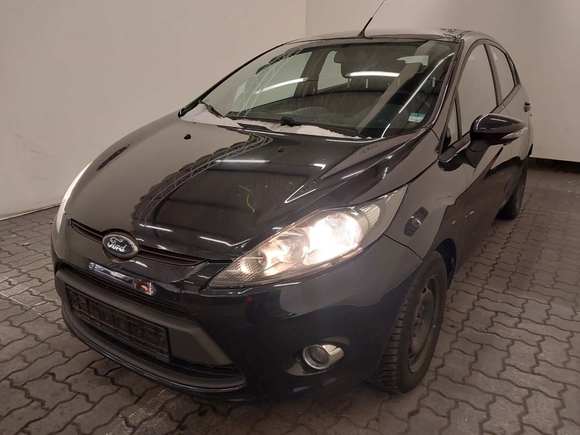 Вид спереди слева