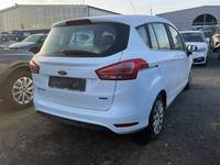 Pogled od pozadi desno