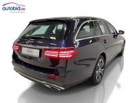 Pogled od pozadi desno