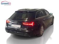 Pogled od pozadi desno