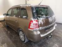 Вид сзади слева