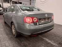 Вид сзади слева