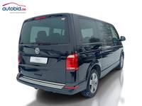 Pogled od pozadi desno