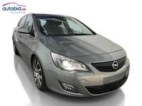 Pogled sprijeda desno