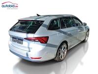 Pogled od pozadi desno