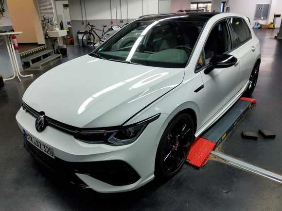 Náhled zpředu zleva