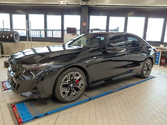 Pogled sprijeda lijevo