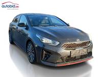 Pogled sprijeda desno