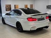 Vaade tagant vasakult