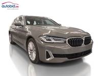 Pogled sprijeda desno