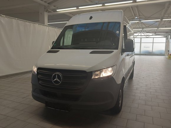 Pogled sprijeda lijevo