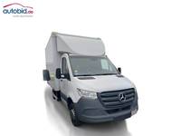 Pogled sprijeda desno