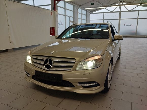 Pogled sprijeda lijevo