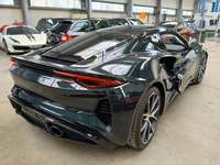 Pogled od pozadi desno