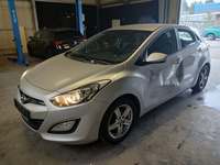 Pogled od napred levo