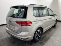 Pogled od pozadi desno