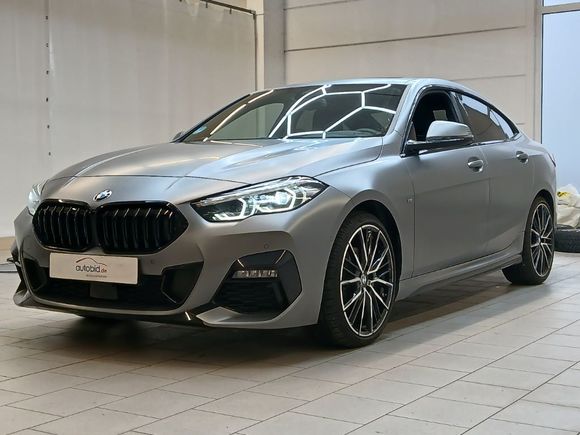 Pogled od napred levo