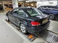 Vaade tagant vasakult