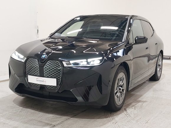 Pogled sprijeda lijevo