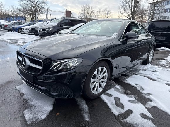 Вид спереди слева