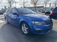 Pogled sprijeda desno