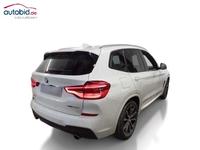 Skats no labās puses aizmugurē