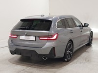 Pogled od pozadi desno