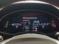 Pohľad na združený prístroj na palubnej doske