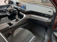 Вид на салон