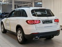 Vaade tagant vasakult