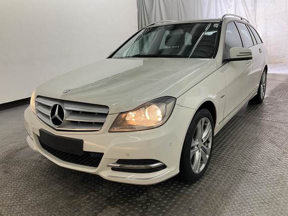 Pogled sprijeda lijevo