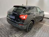 Pogled od pozadi desno