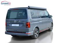 Skats no labās puses aizmugurē