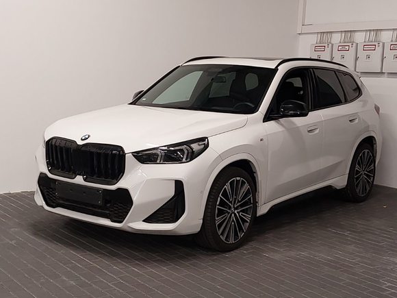 Pogled od napred levo