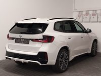 Pogled od pozadi desno