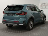 Pogled od pozadi desno