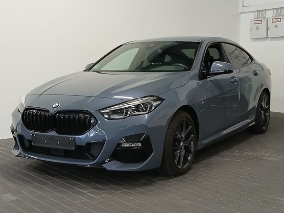 Pogled od napred levo