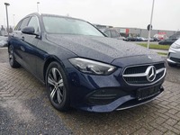 Pogled sprijeda desno