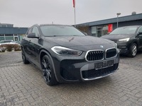 Pogled sprijeda desno