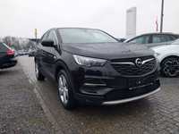 Pogled sprijeda desno