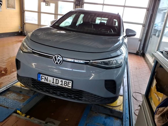 Pogled sprijeda lijevo