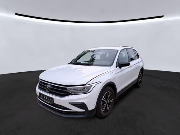 Pogled sprijeda lijevo