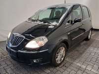 Pogled od napred levo