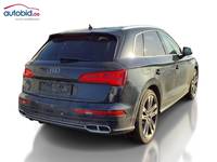 Pogled od pozadi desno