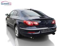 Vaade tagant vasakult